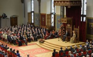 El rey de Holanda, Guillermo Alejandro, da su discurso de la Corona en la sala de los Caballeros de La Haya. / LEX VAN LIESHOUT (AFP)