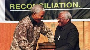 Nelson Mandela e Desmond Tutu, respectivamente, criador e presidente da Comissão da Verdade sul-africana