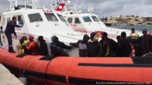 Guarda costeira italiana resgatou sobreviventes e levou-os até Lampedusa
